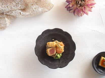 Overhead styled view of the Kouwa 6-inch Flower Footed Plate
