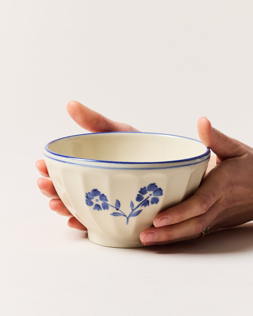 Small Coventry Cornflower Bowl detail